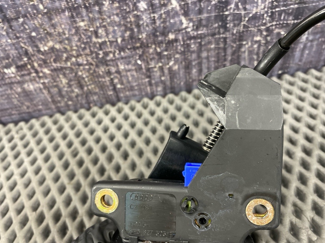 Замок багажника, 3720 рублей, Красноярск