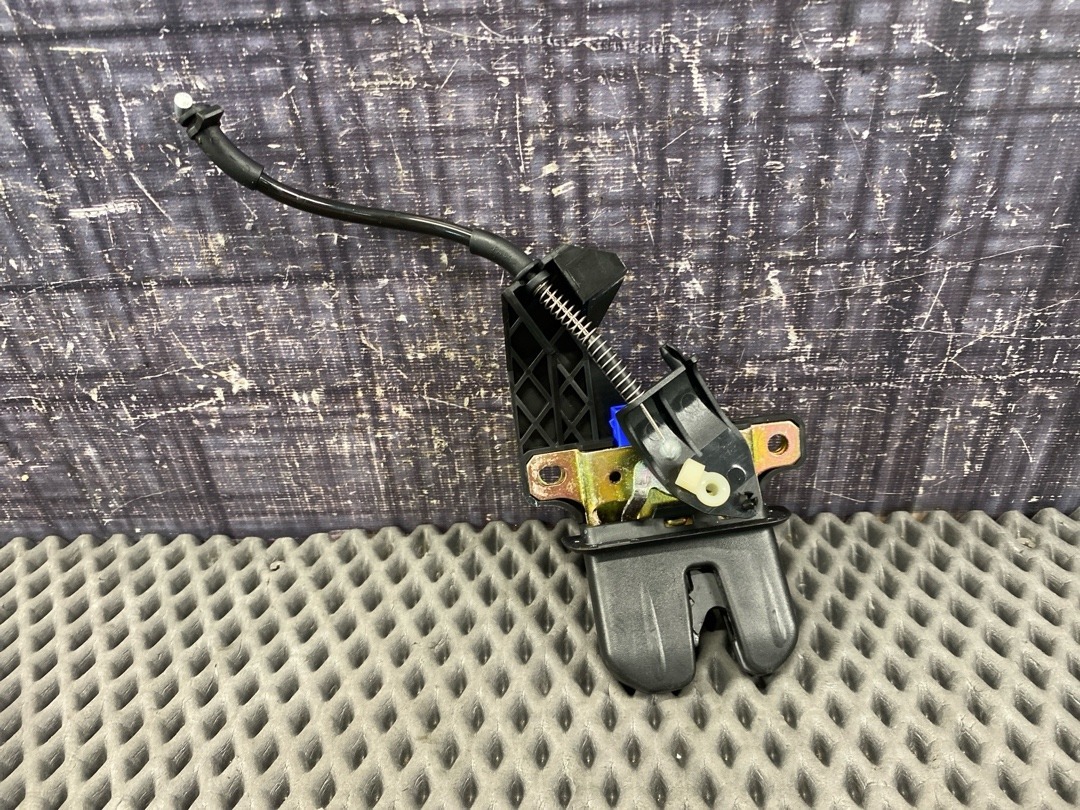 Замок багажника, 3720 рублей, Красноярск