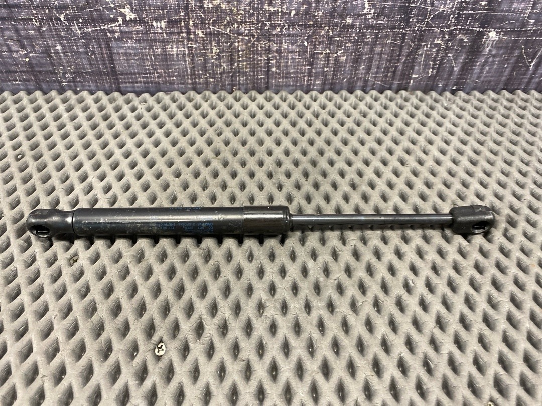 Амортизатор багажника, 730 рублей, Красноярск