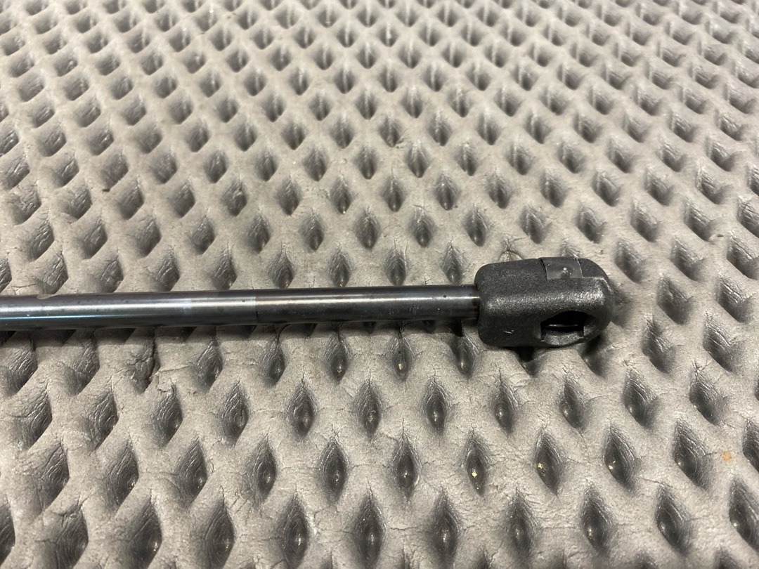 Амортизатор багажника, 730 рублей, Красноярск