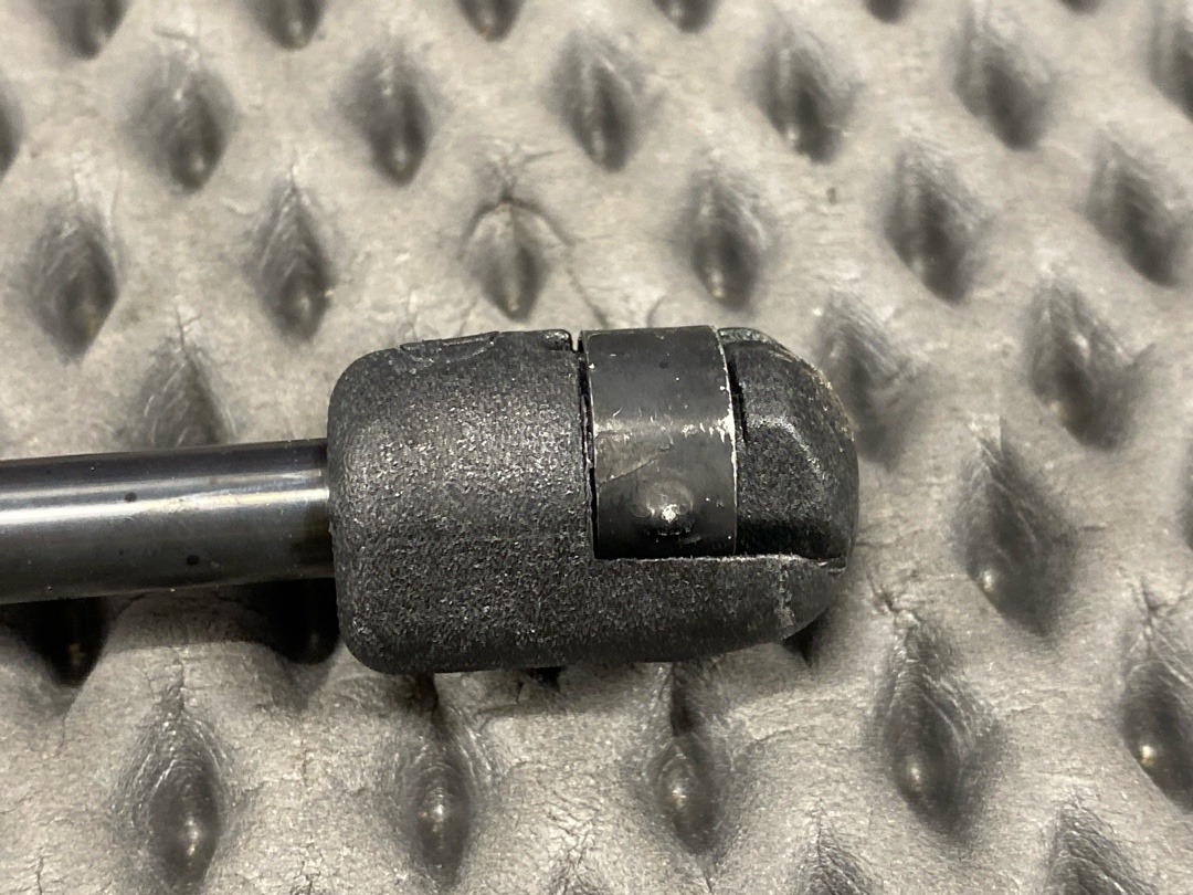 Амортизатор багажника, 730 рублей, Красноярск