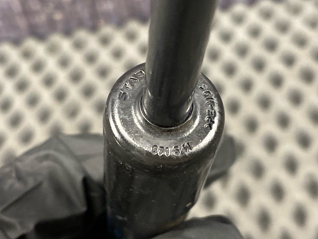 Амортизатор багажника, 730 рублей, Красноярск