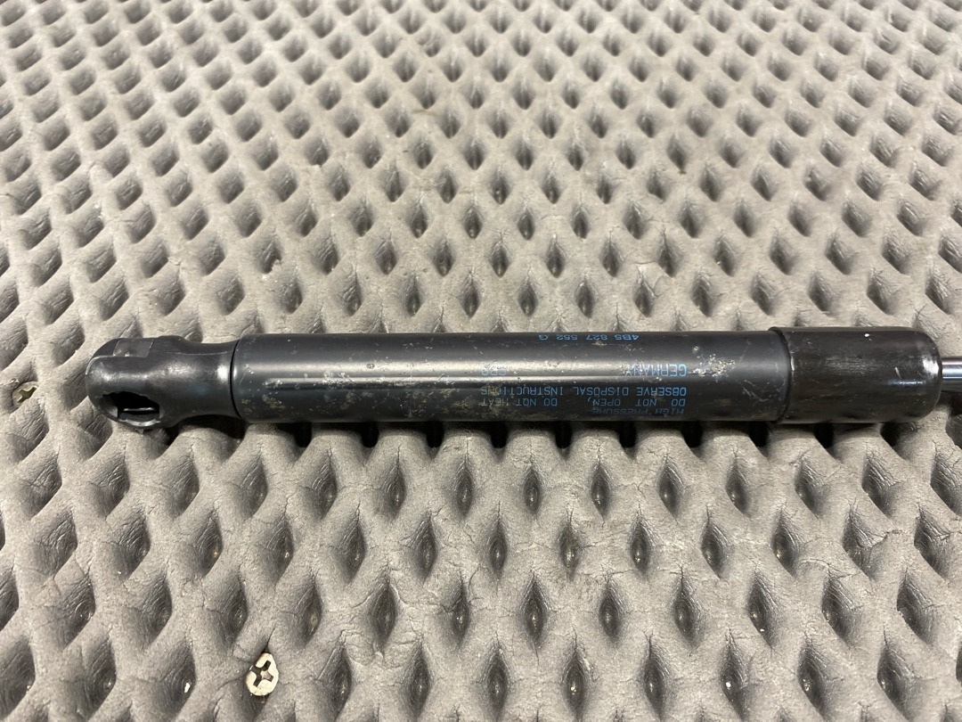 Амортизатор багажника, 730 рублей, Красноярск