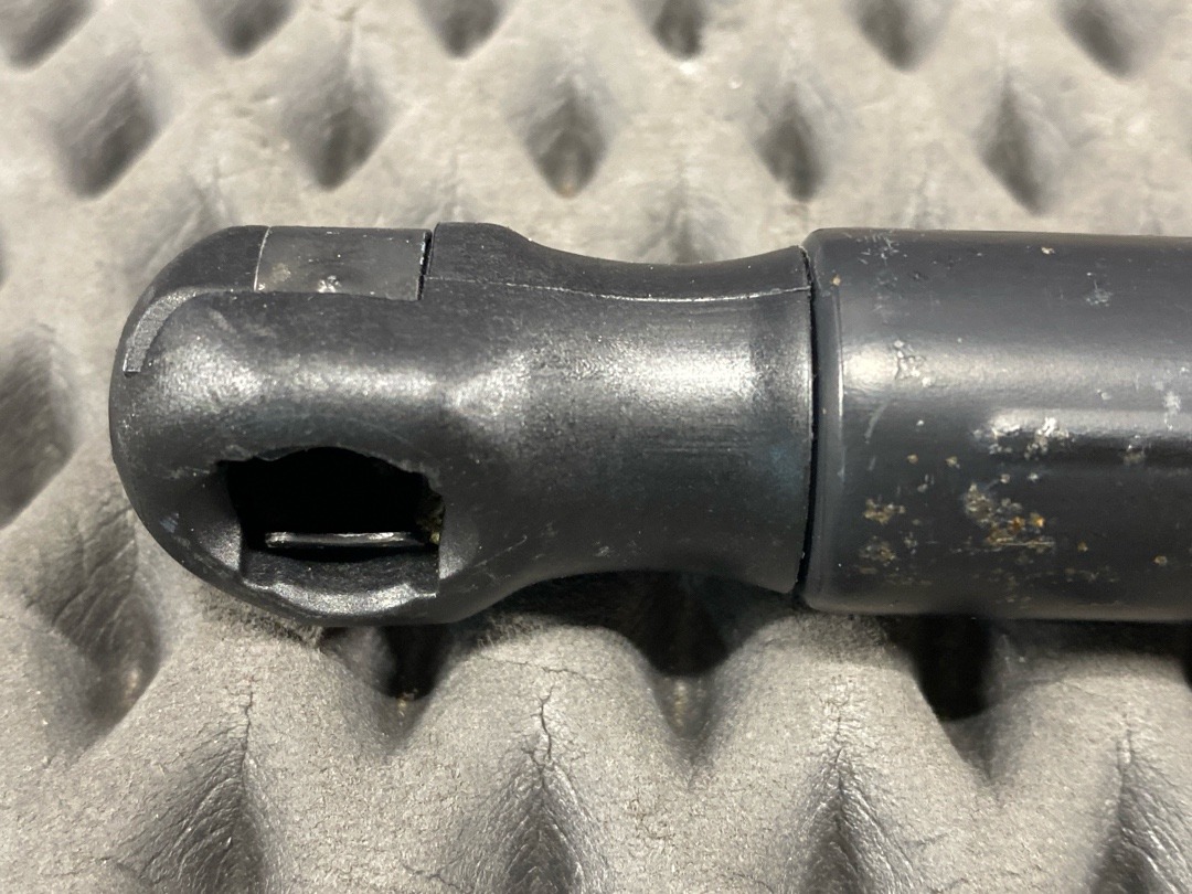 Амортизатор багажника, 730 рублей, Красноярск