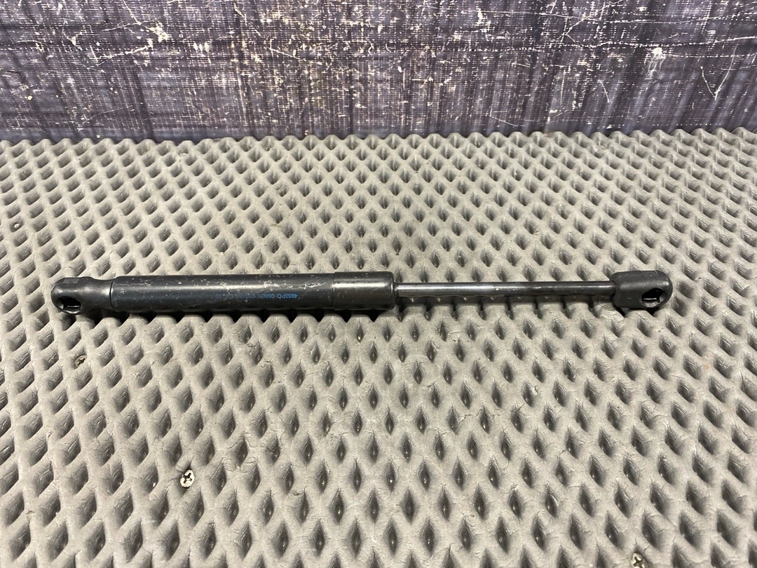 Амортизатор багажника, 730 рублей, Красноярск