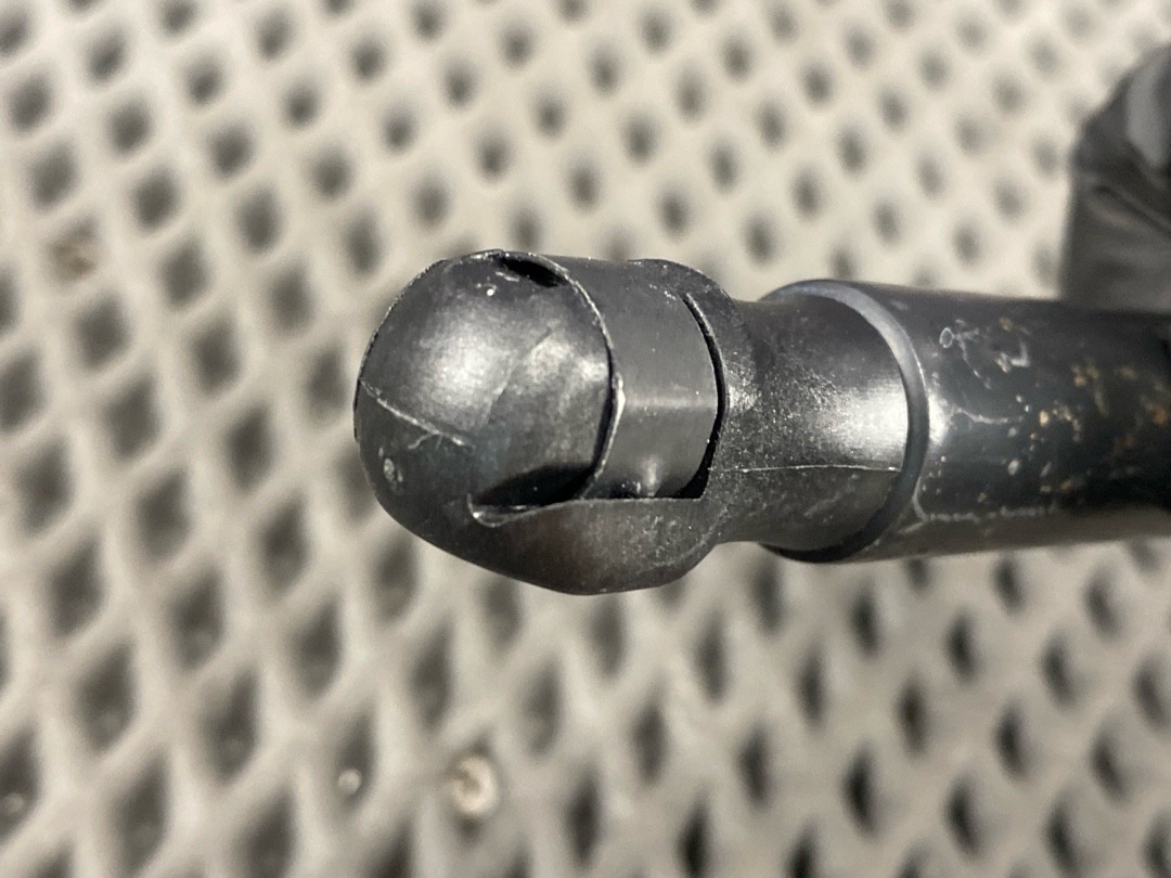 Амортизатор багажника, 730 рублей, Красноярск