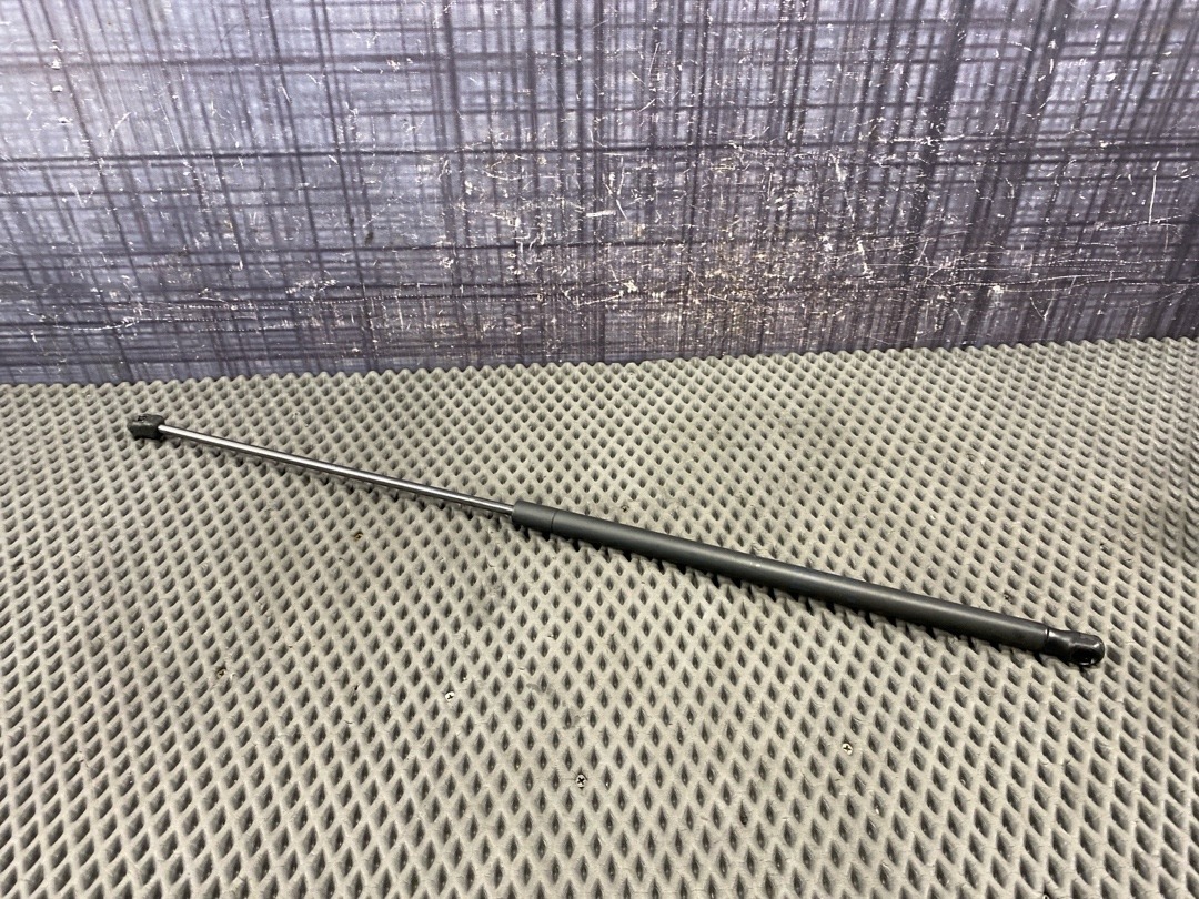 Амортизатор капота, 910 рублей, Красноярск