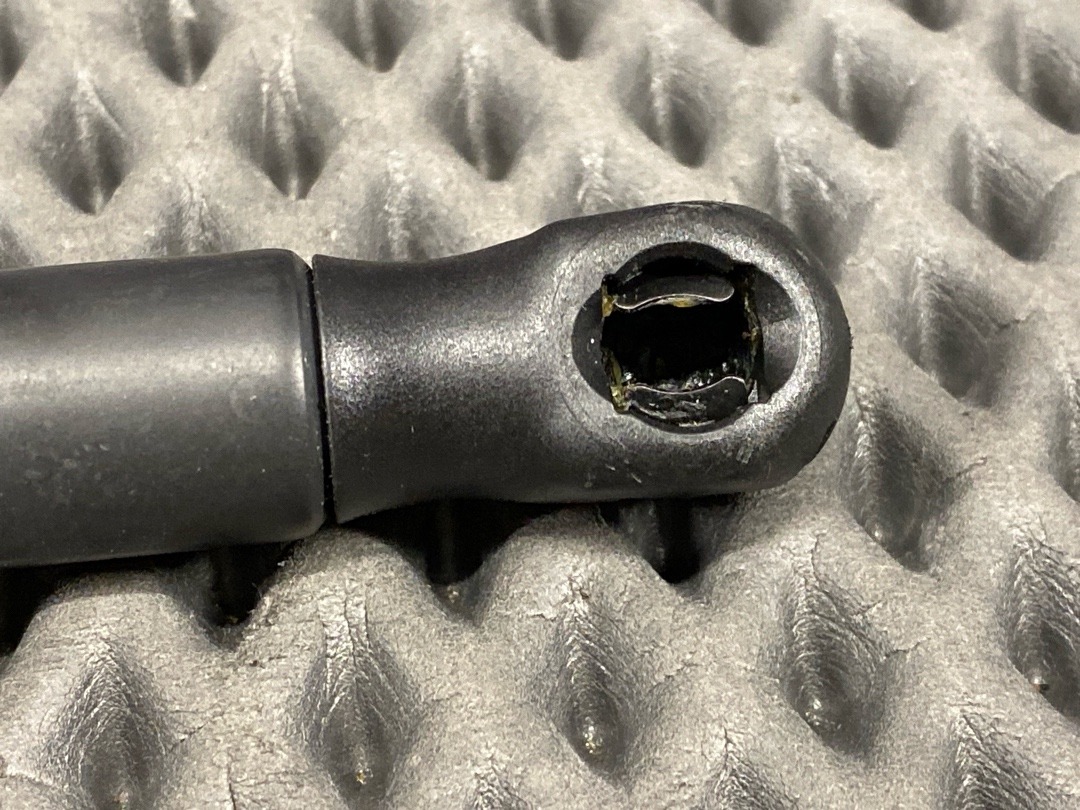 Амортизатор капота, 910 рублей, Красноярск