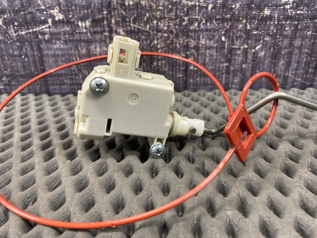 Замок лючка бензобака, 930 рублей, Красноярск