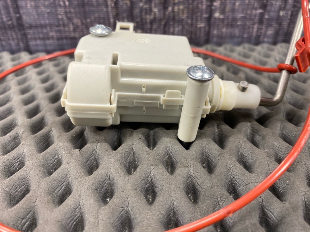 Замок лючка бензобака, 930 рублей, Красноярск