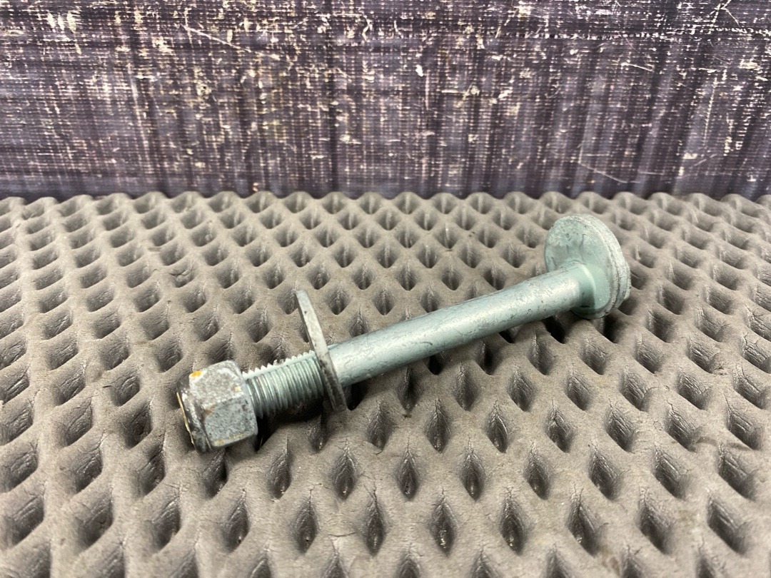 Болт развальный, 820 рублей, Красноярск