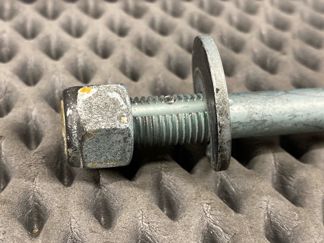 Болт развальный, 820 рублей, Красноярск