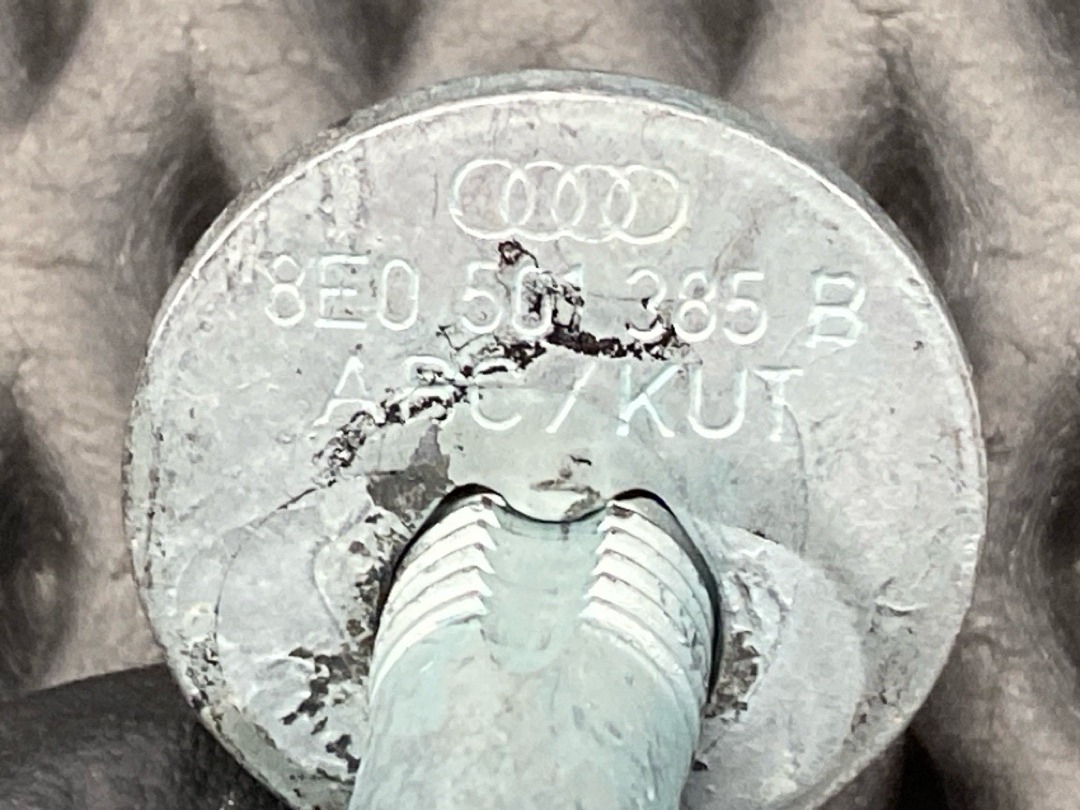 Болт развальный, 820 рублей, Красноярск