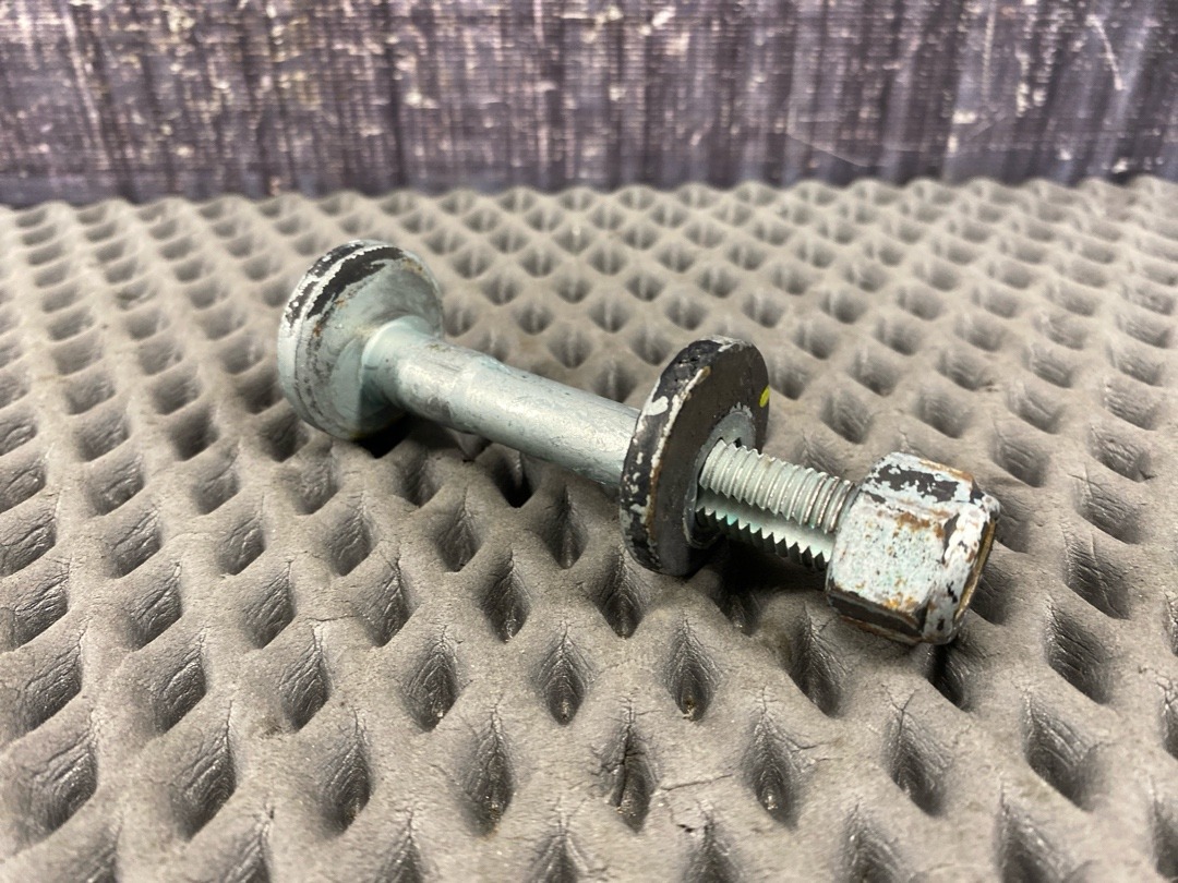 Болт развальный, 820 рублей, Красноярск