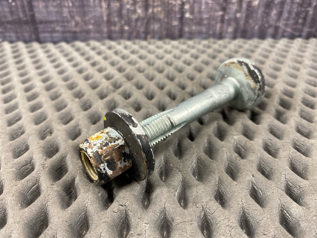 Болт развальный, 820 рублей, Красноярск