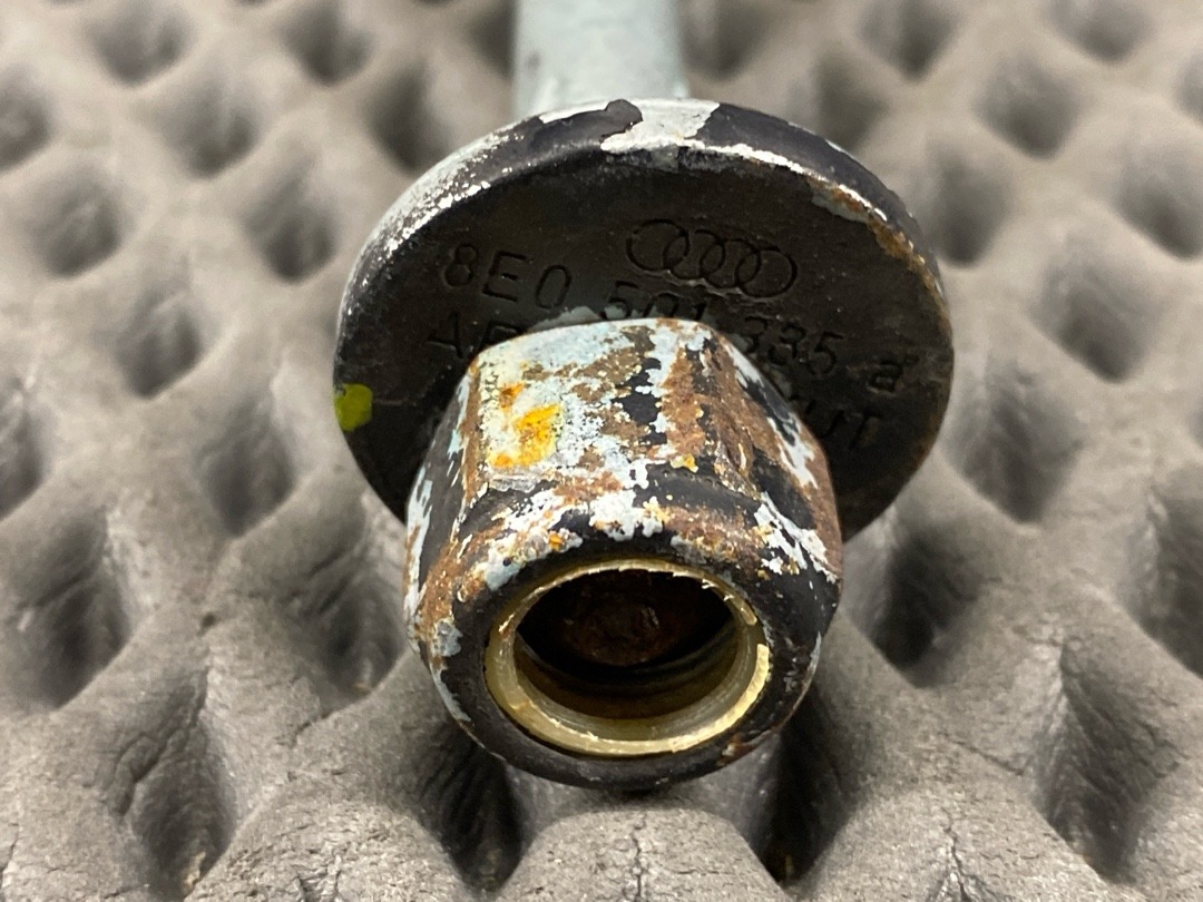 Болт развальный, 820 рублей, Красноярск