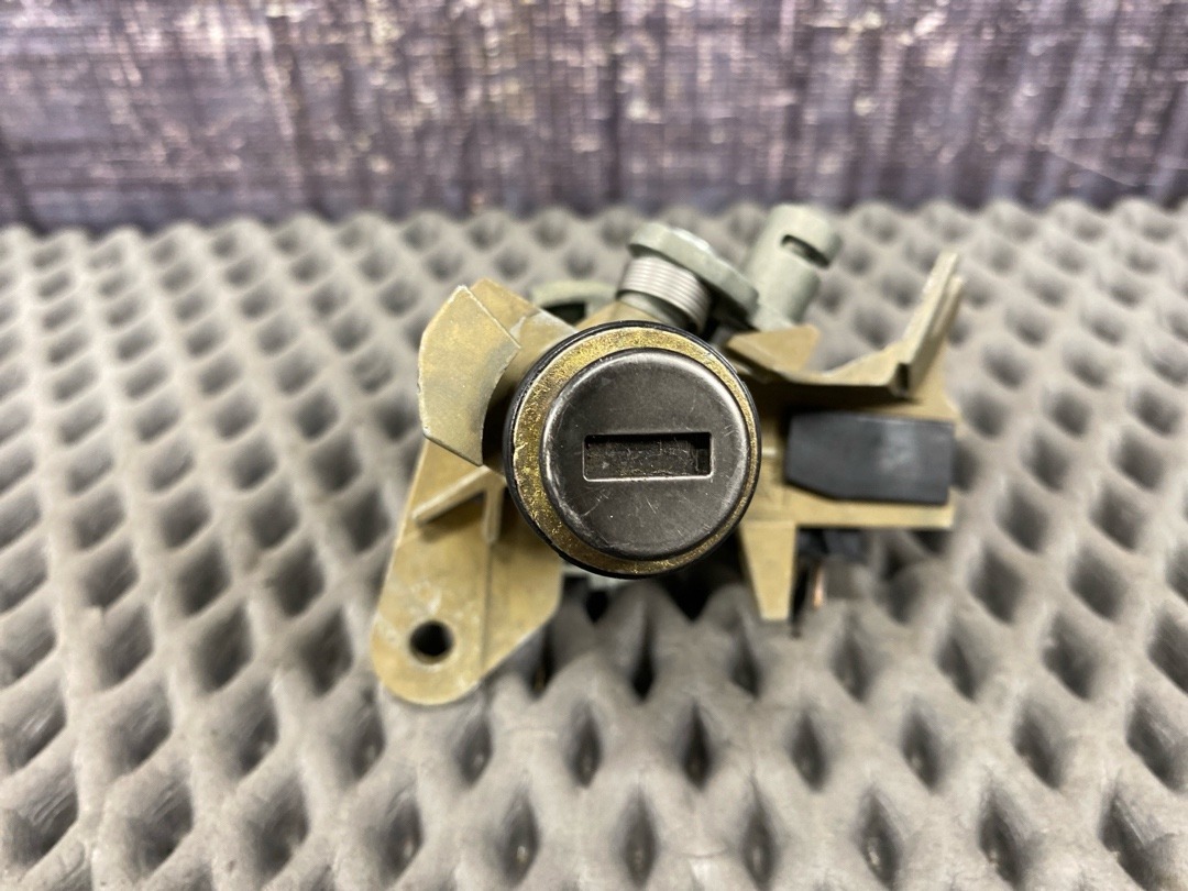 Замок багажника, 2130 рублей, Красноярск