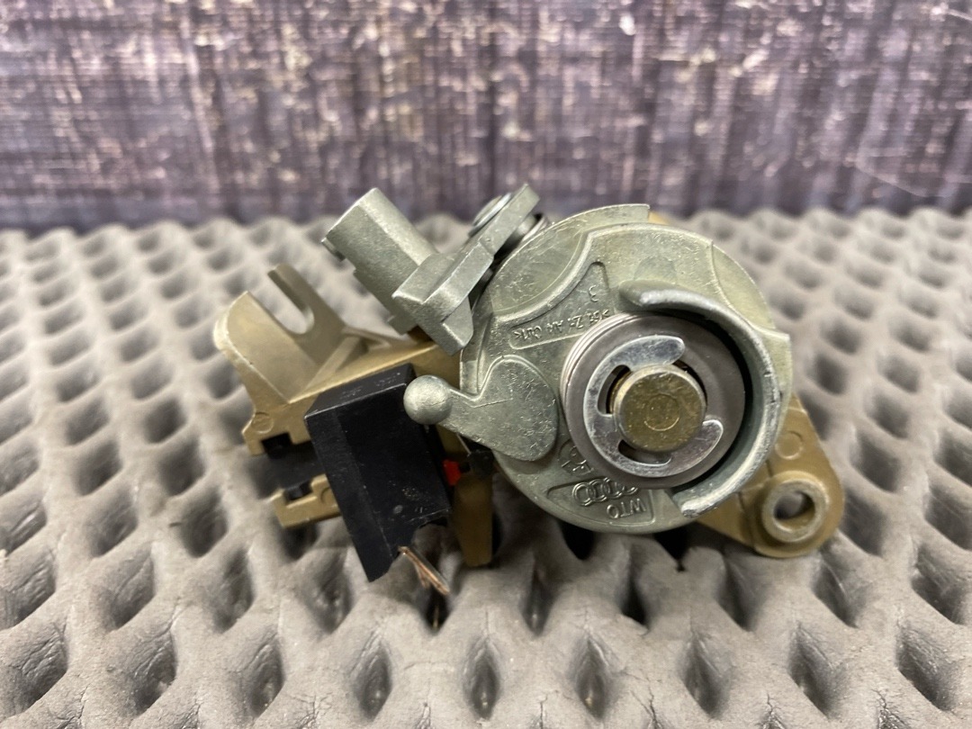 Замок багажника, 2130 рублей, Красноярск