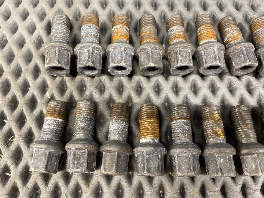 Комплект колесных болтов, 3340 рублей, Красноярск