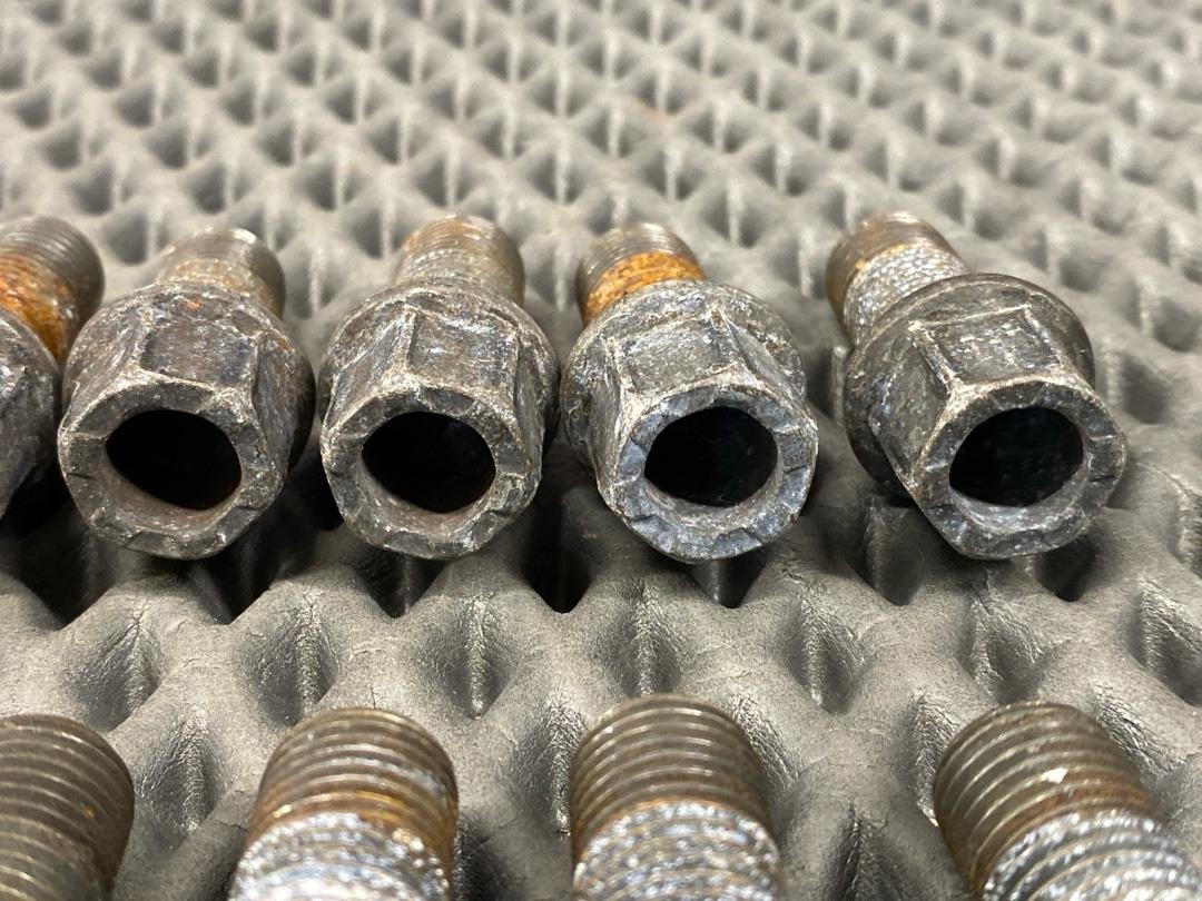 Комплект колесных болтов, 3340 рублей, Красноярск