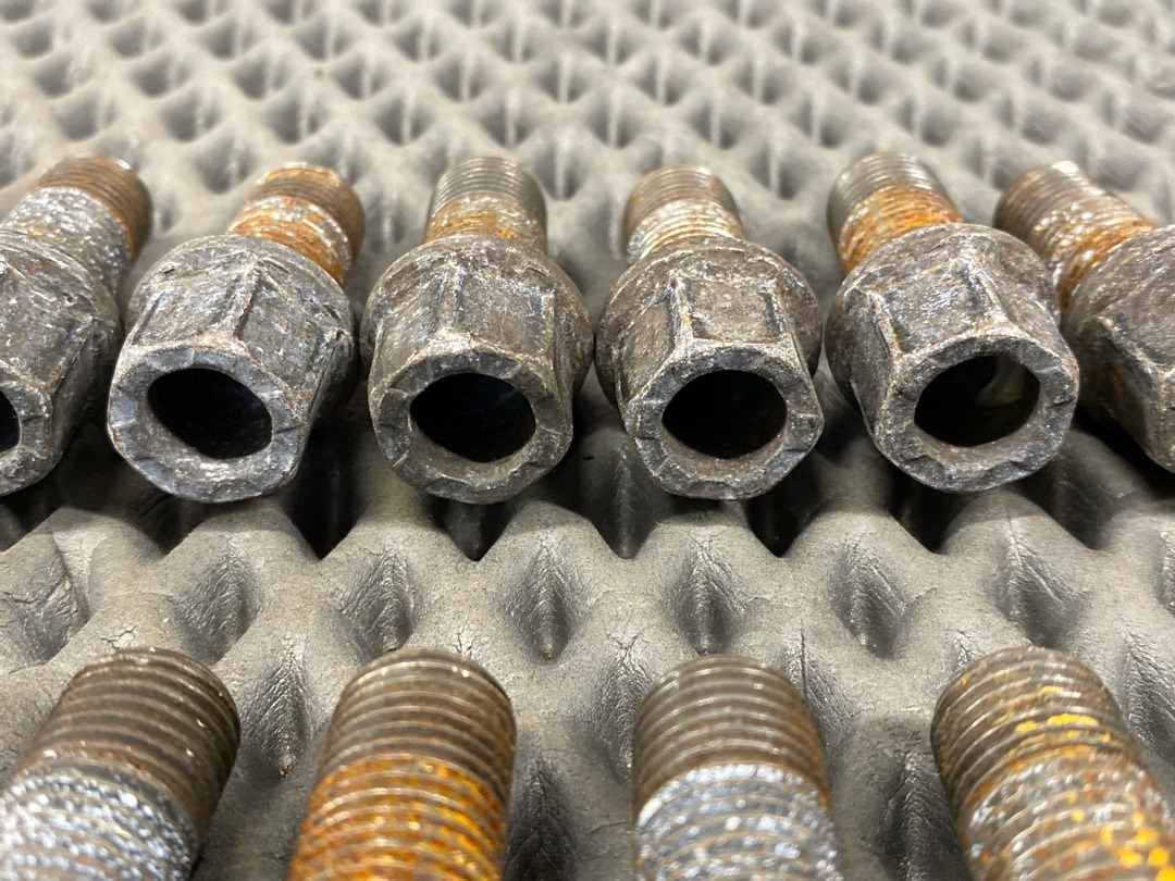 Комплект колесных болтов, 3340 рублей, Красноярск