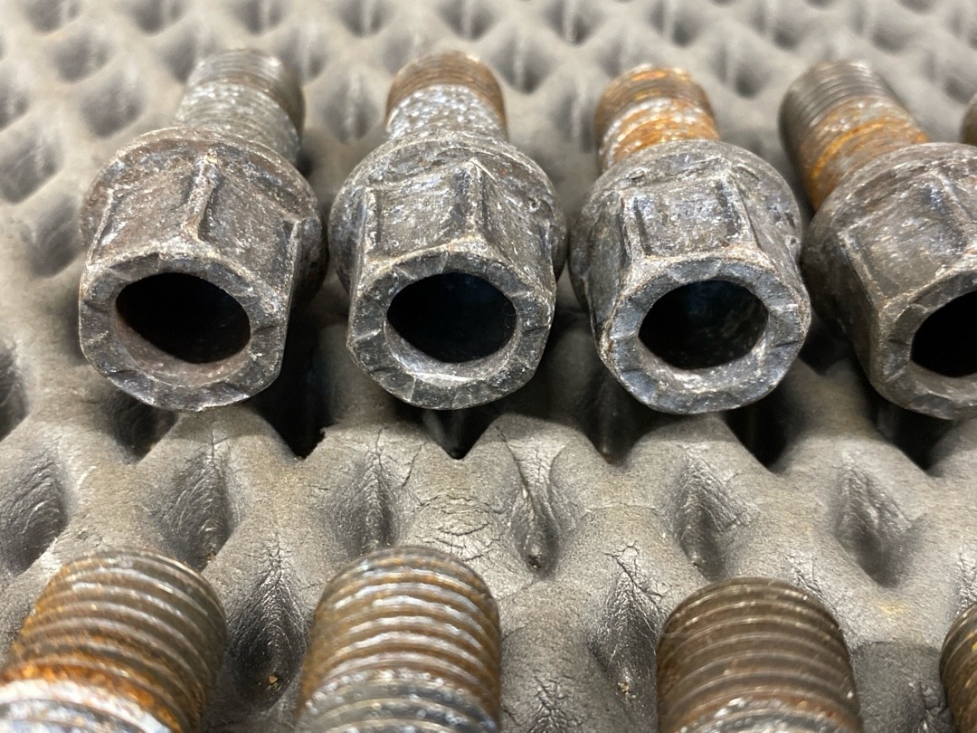 Комплект колесных болтов, 3340 рублей, Красноярск