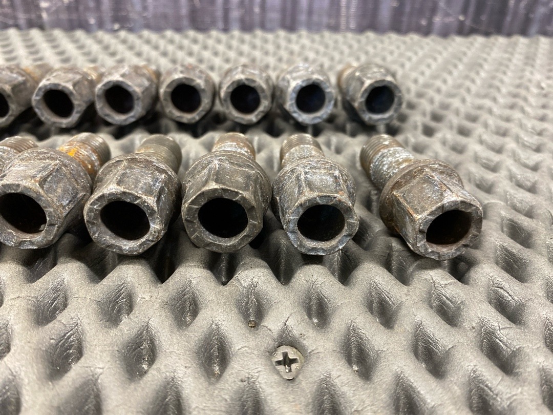 Комплект колесных болтов, 3340 рублей, Красноярск