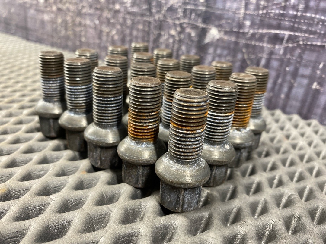 Комплект колесных болтов, 3340 рублей, Красноярск