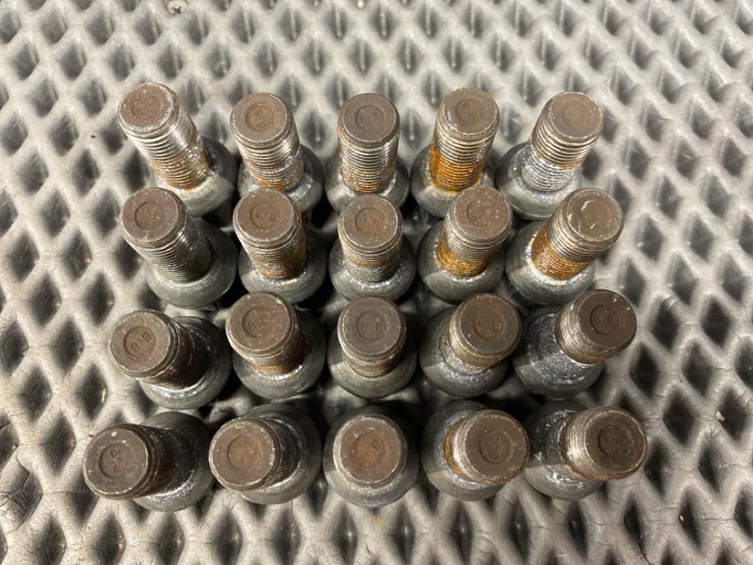 Комплект колесных болтов, 3340 рублей, Красноярск