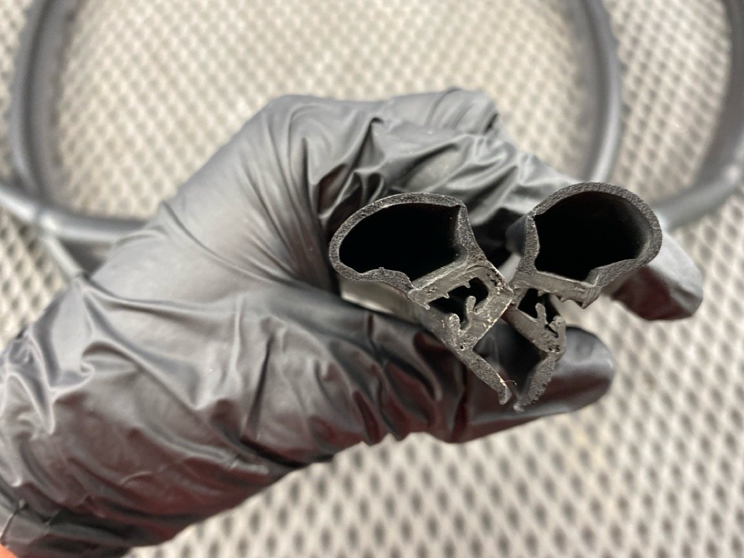 Подкапотный уплотнитель, 2960 рублей, Красноярск