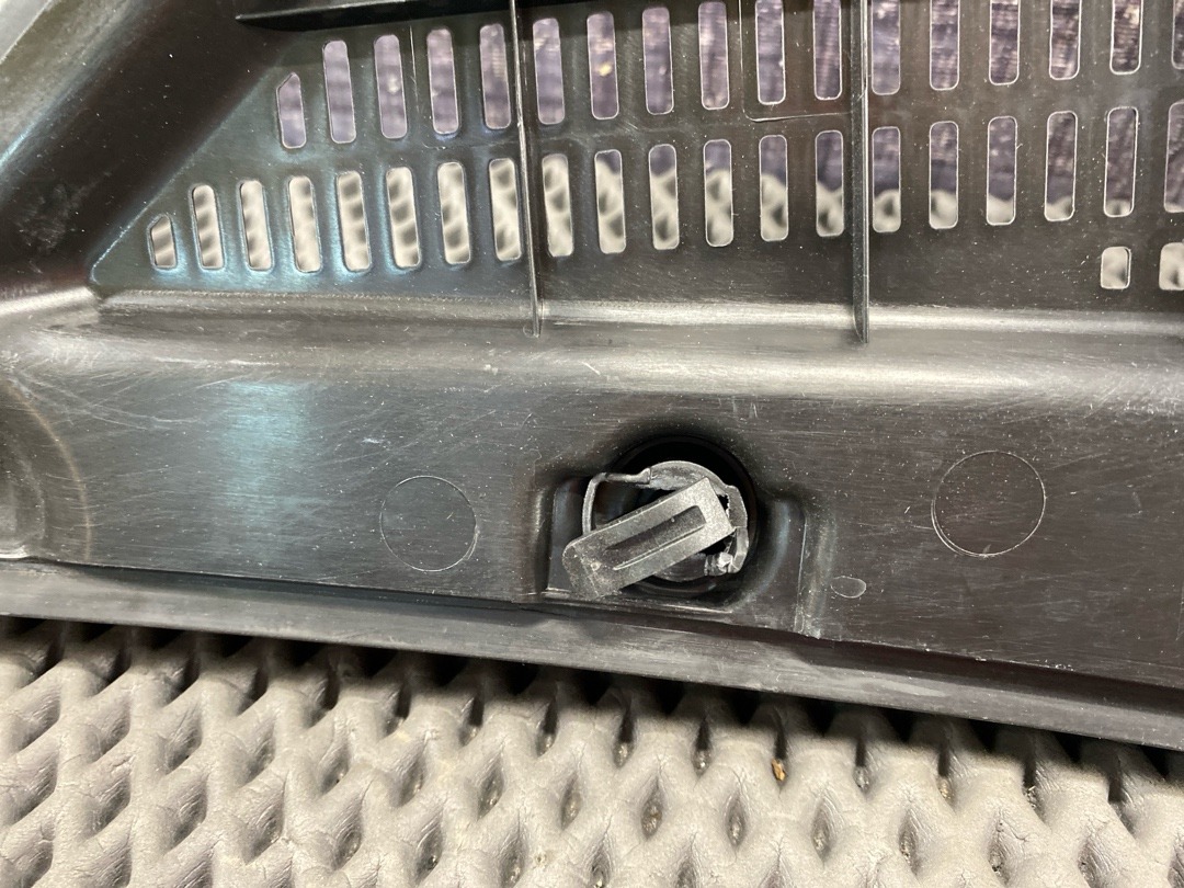 Решетка под лобовое стекло, 1230 рублей, Красноярск