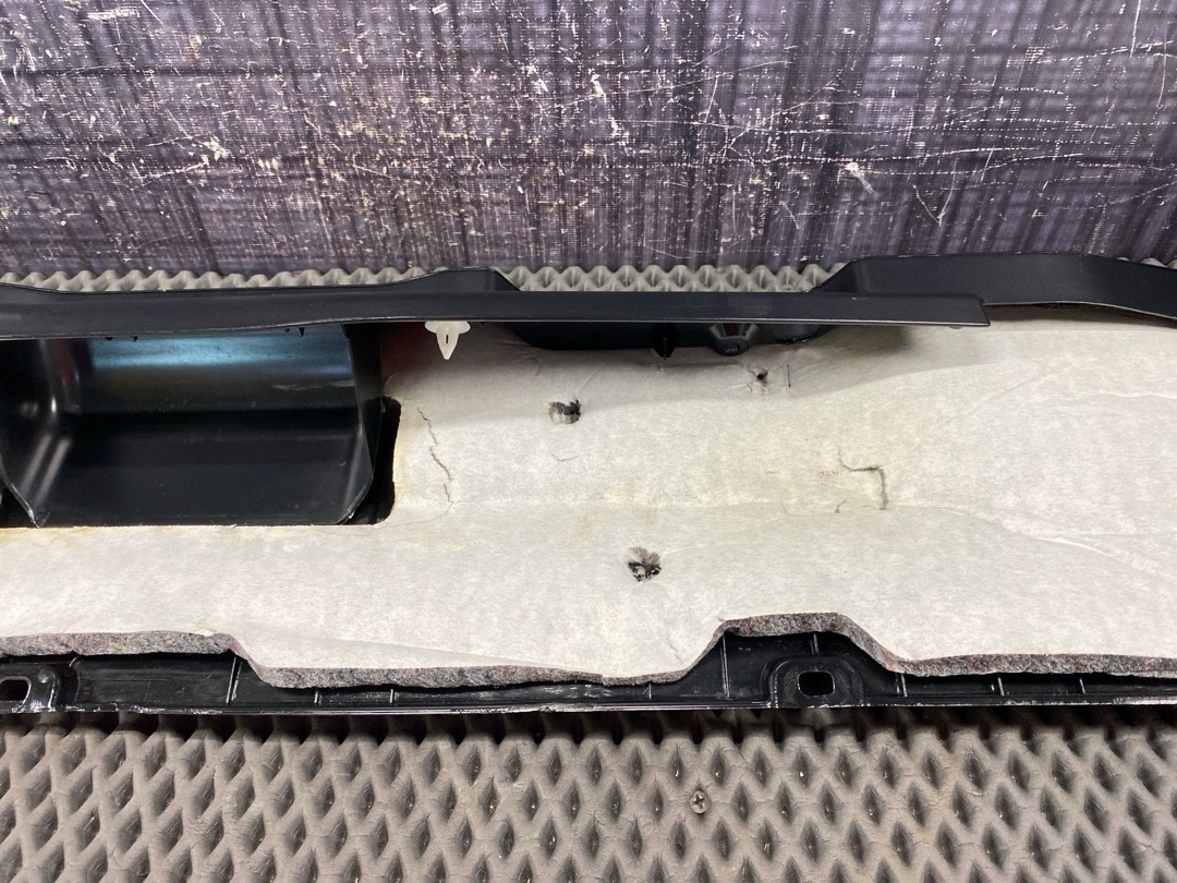 Пластик крышки багажника, 1470 рублей, Красноярск