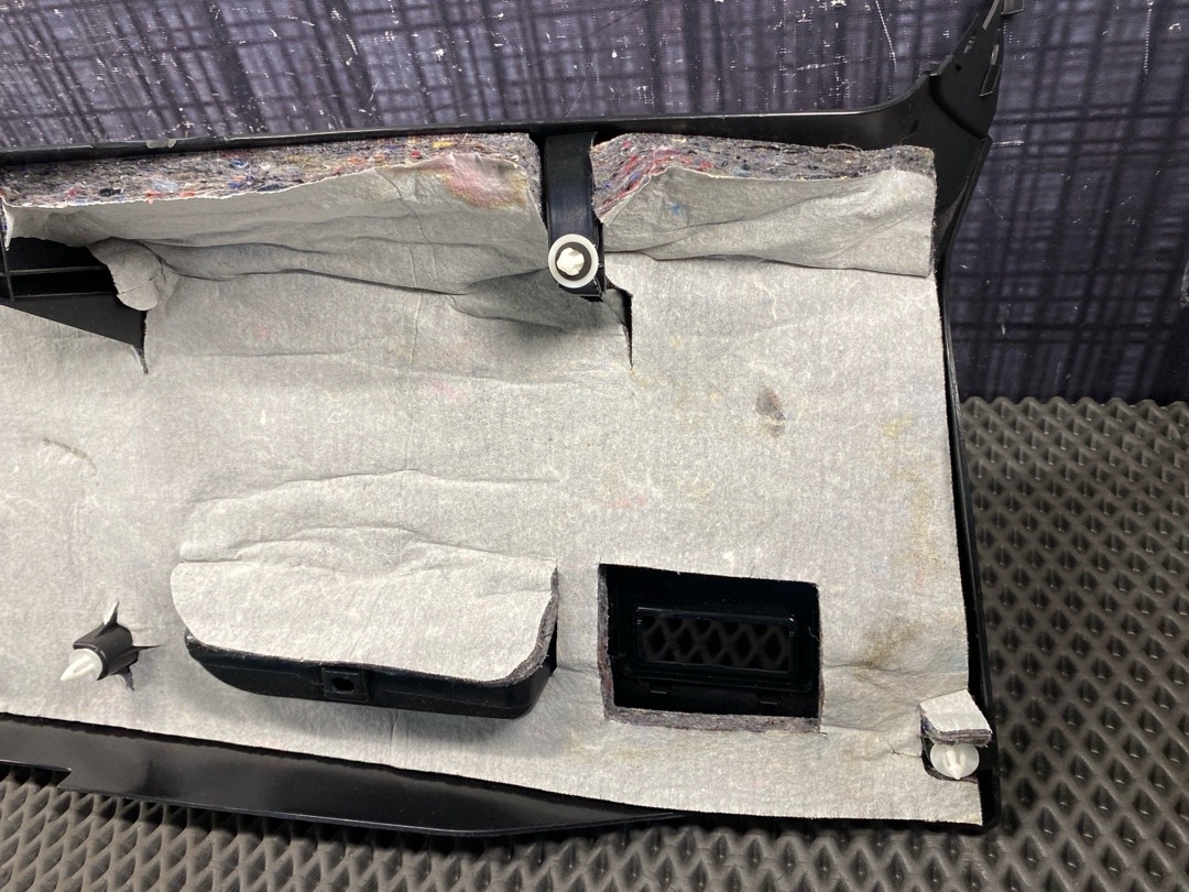 Обшивка крышки багажника, 1870 рублей, Красноярск