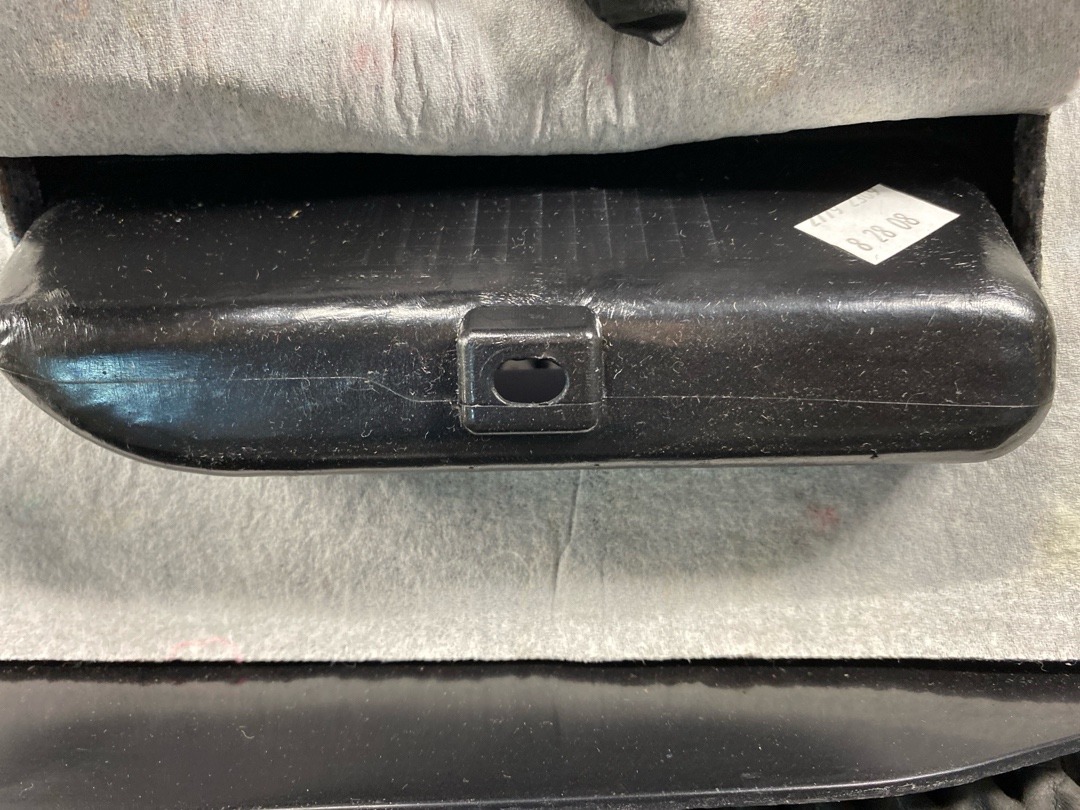 Обшивка крышки багажника, 1870 рублей, Красноярск