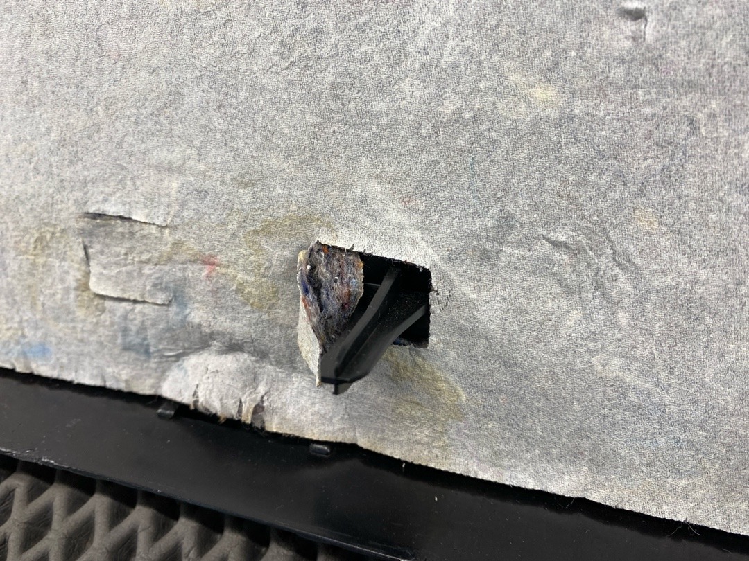 Обшивка крышки багажника, 1870 рублей, Красноярск