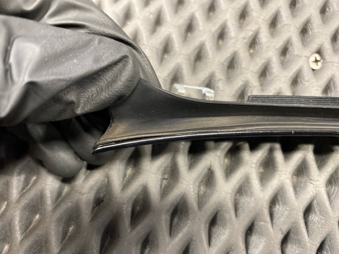 Молдинг лобового стекла, 1210 рублей, Красноярск