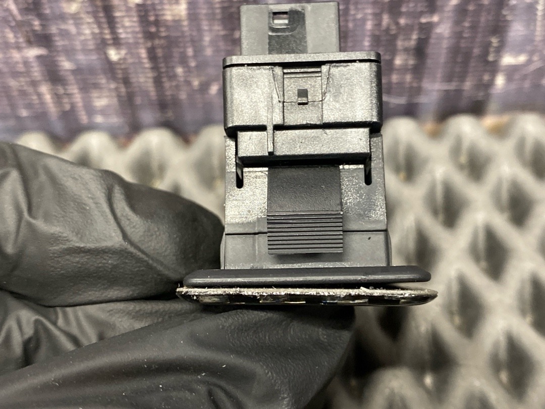 Кнопка стеклоподъемника, 620 рублей, Красноярск