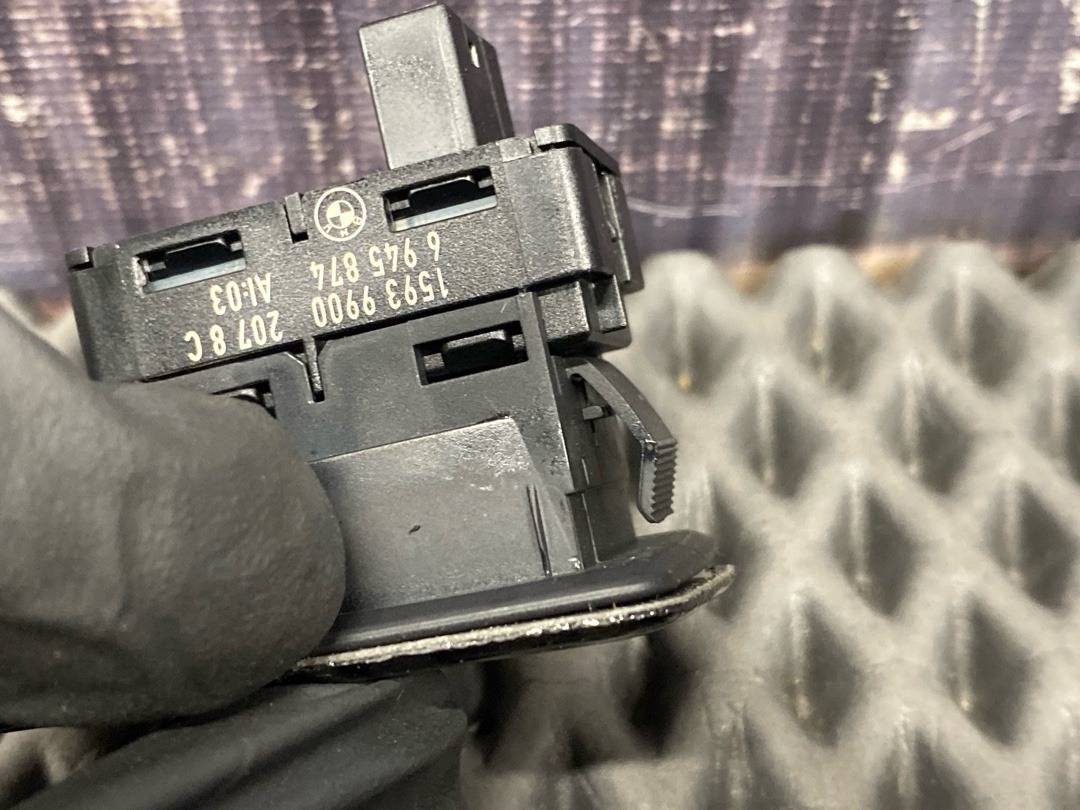 Кнопка стеклоподъемника, 620 рублей, Красноярск