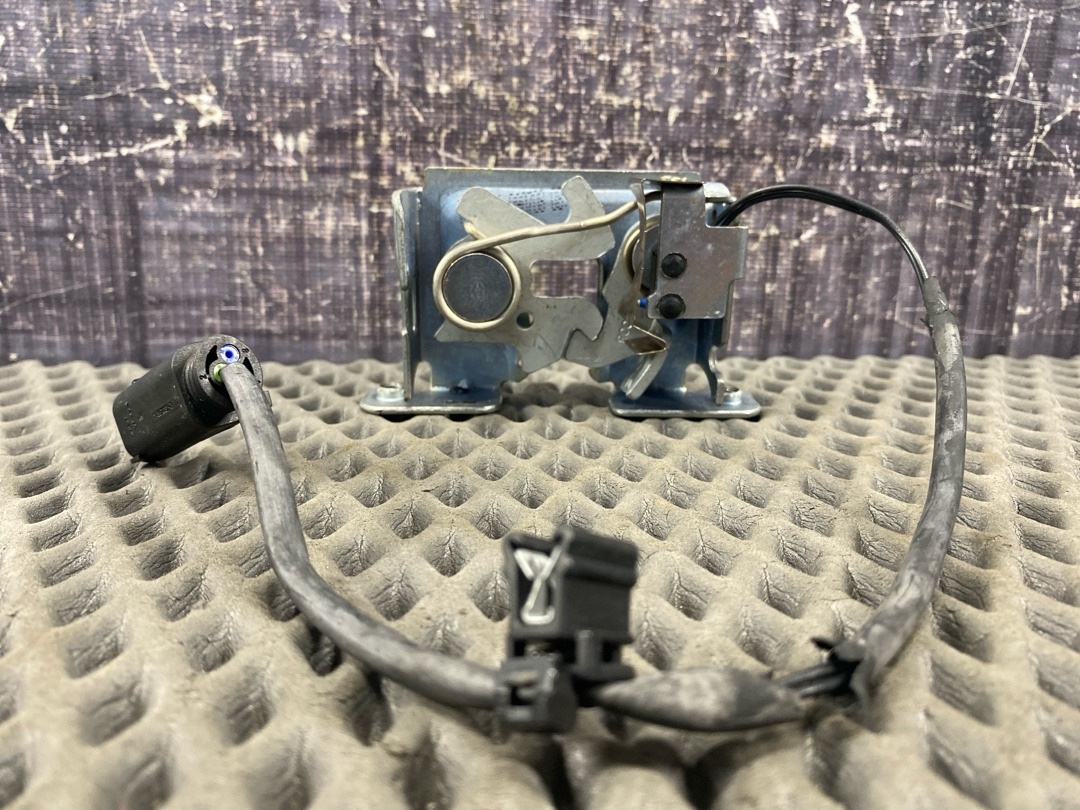 Замок капота, 1430 рублей, Красноярск