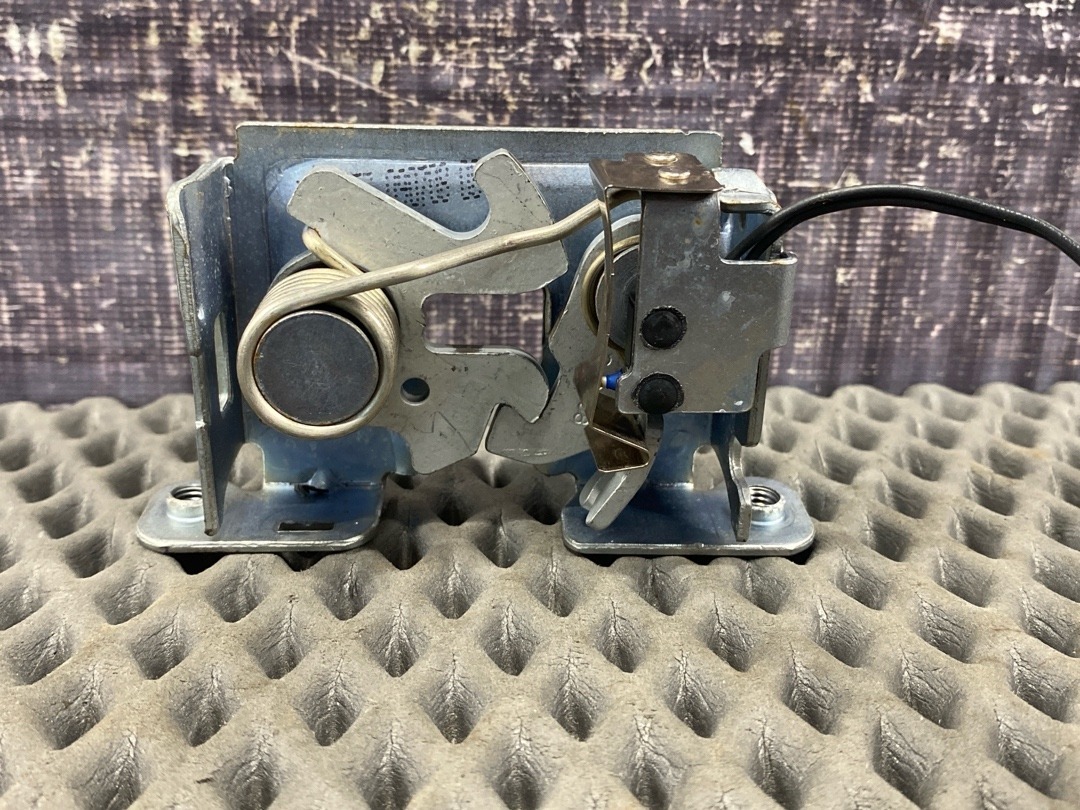 Замок капота, 1430 рублей, Красноярск