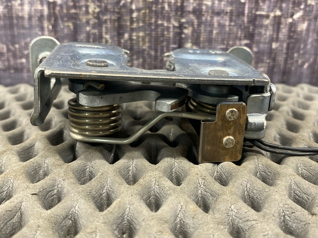 Замок капота, 1430 рублей, Красноярск