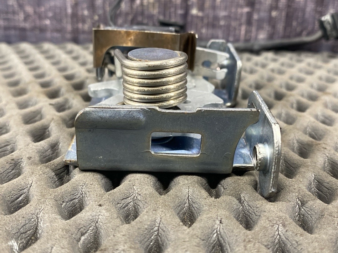 Замок капота, 1430 рублей, Красноярск