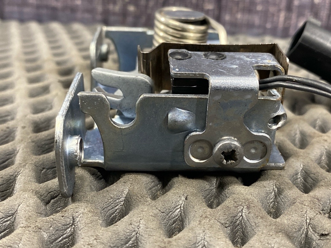 Замок капота, 1430 рублей, Красноярск