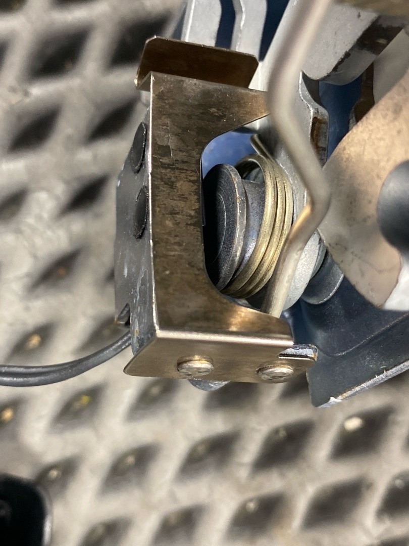 Замок капота, 1430 рублей, Красноярск