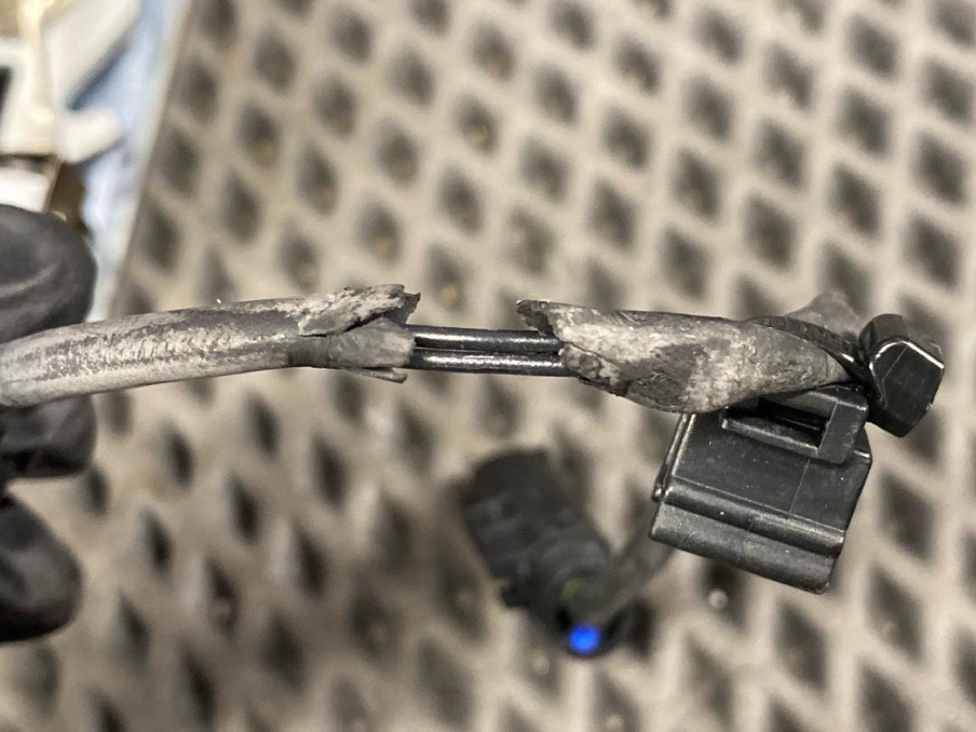 Замок капота, 1430 рублей, Красноярск