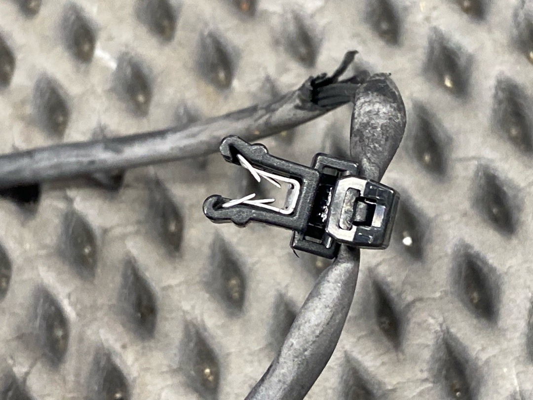 Замок капота, 1430 рублей, Красноярск