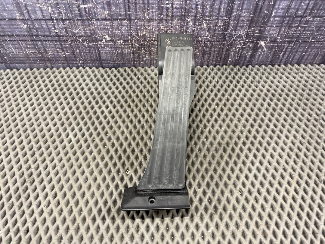 Педаль газа, 1960 рублей, Красноярск