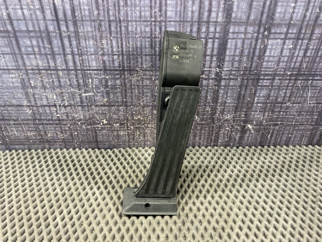 Педаль газа, 1960 рублей, Красноярск