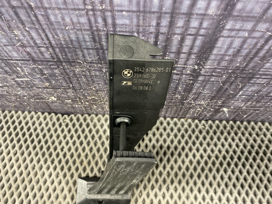 Педаль газа, 1960 рублей, Красноярск