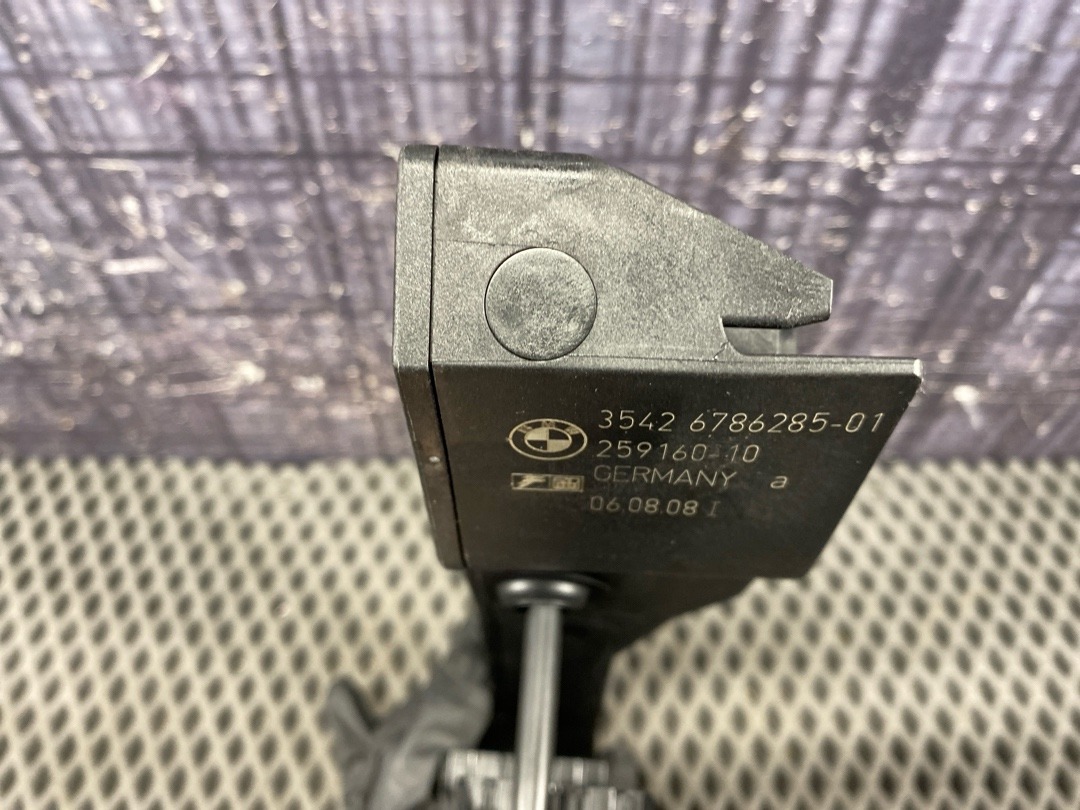 Педаль газа, 1960 рублей, Красноярск